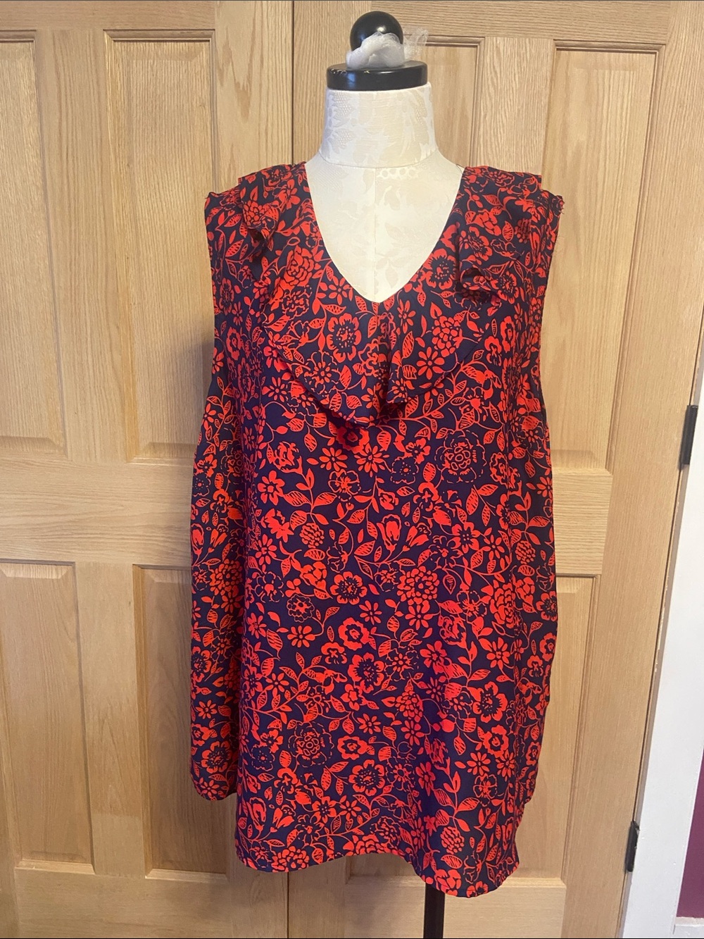 Terra & Sky Black and Red Floral Sleeveless V-Neck Top